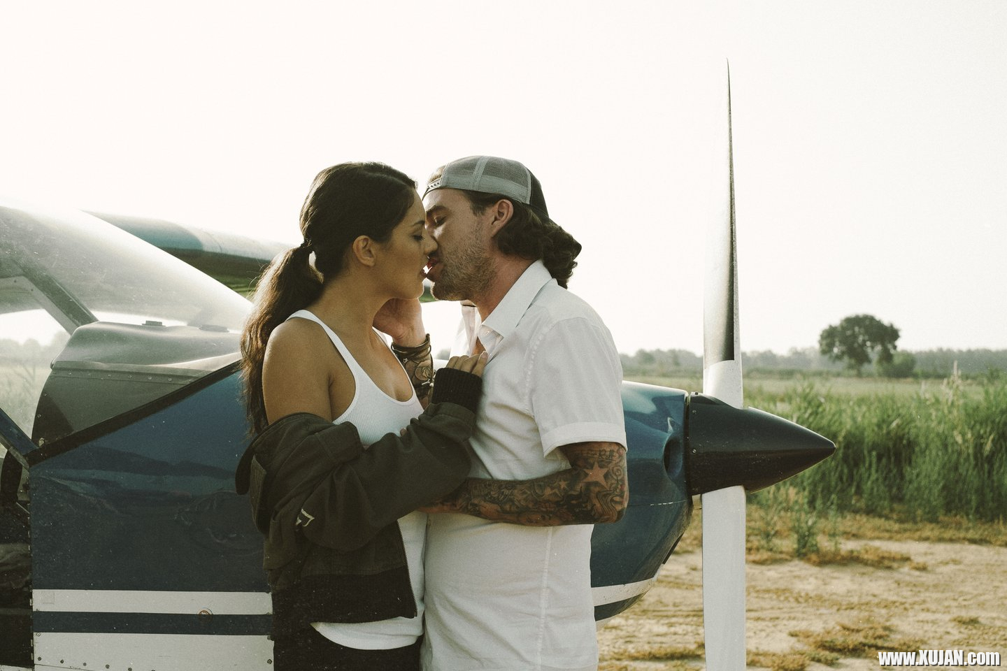 Sexy Pilot Carolina Abril gets fucked on Airfield - Photo #3193320
