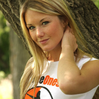 Hottie Private Jewel poses Outdoors in FreeOnes Gear
