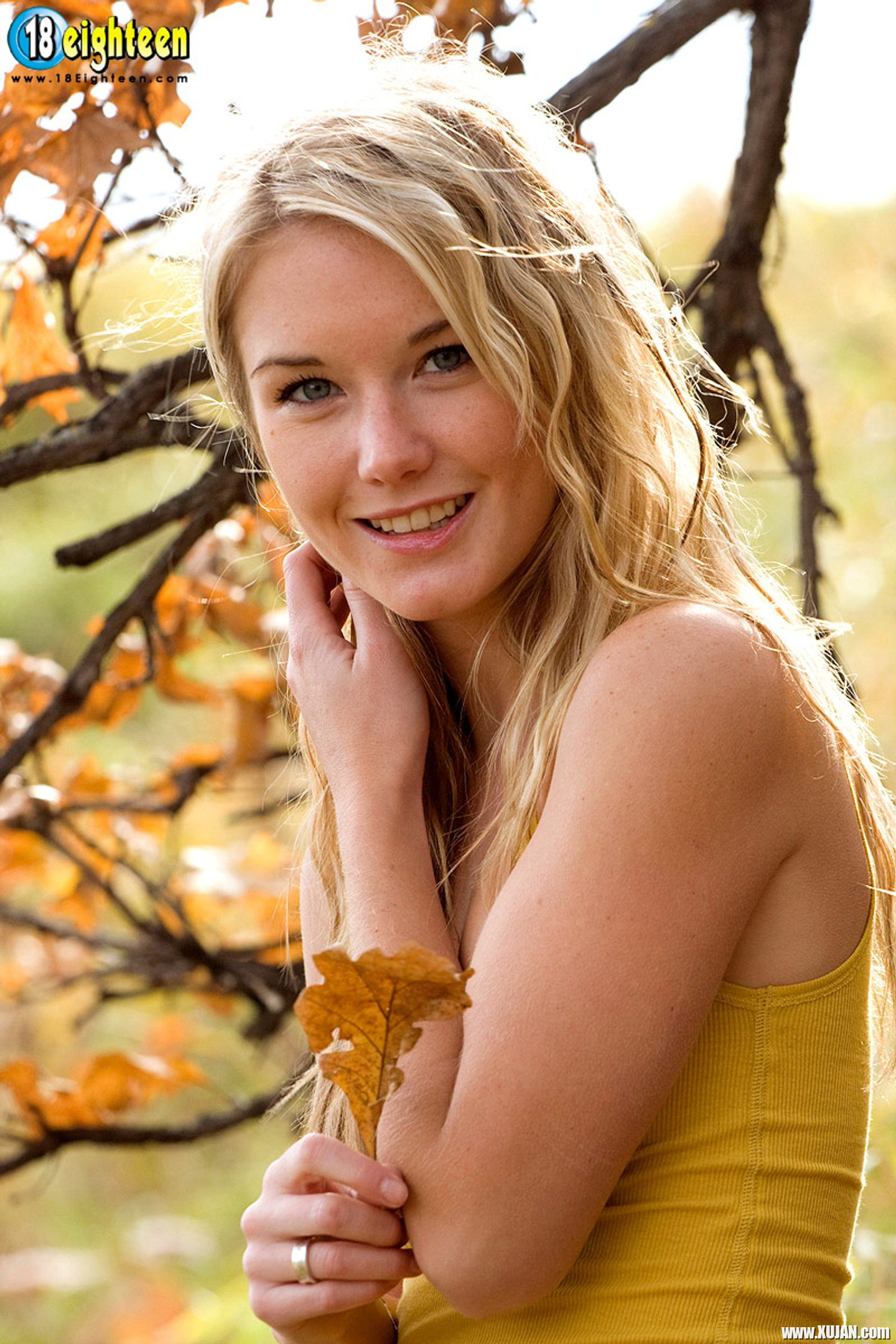 Private Jewel posing nude outside in Autumn - Photo #3198002
