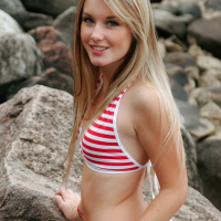 Private Jewel shows beautiful Body in the Nature