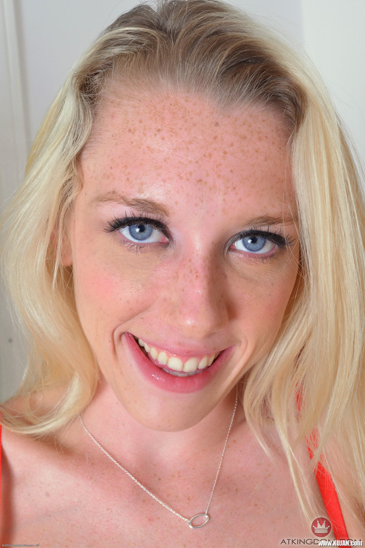 Naughty blondie Roxy Nicole in sexy red lingerie gaping her pussy - Photo #3198653