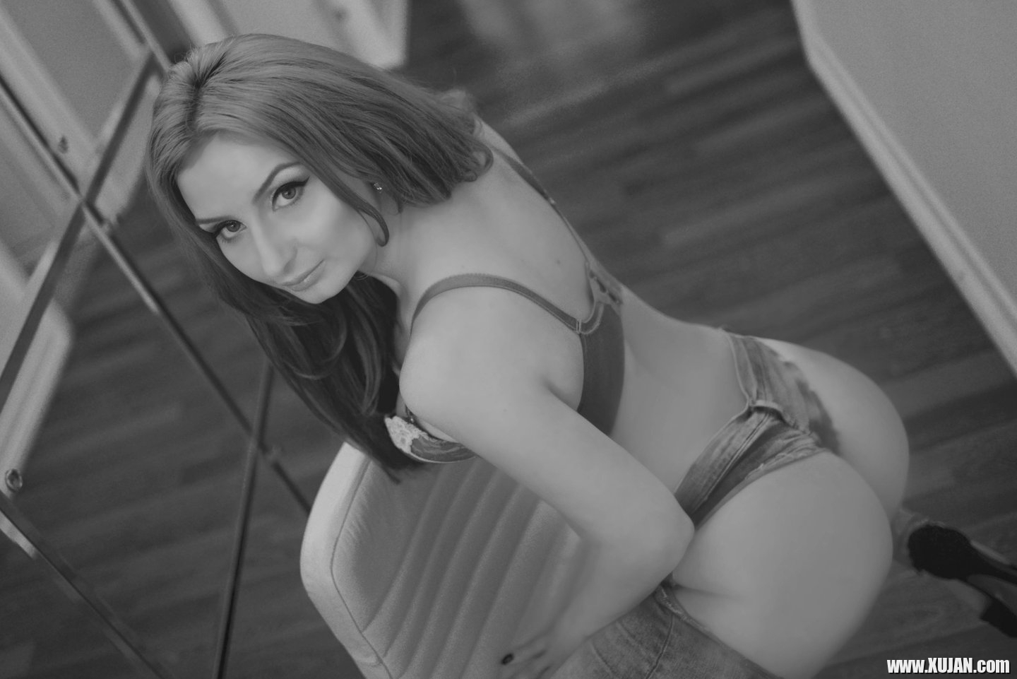 Sexy Redhead Erika Larson teases with her hot Bod - Photo #3200824