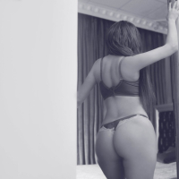 Sexy Redhead Erika Larson teases with her hot Bod