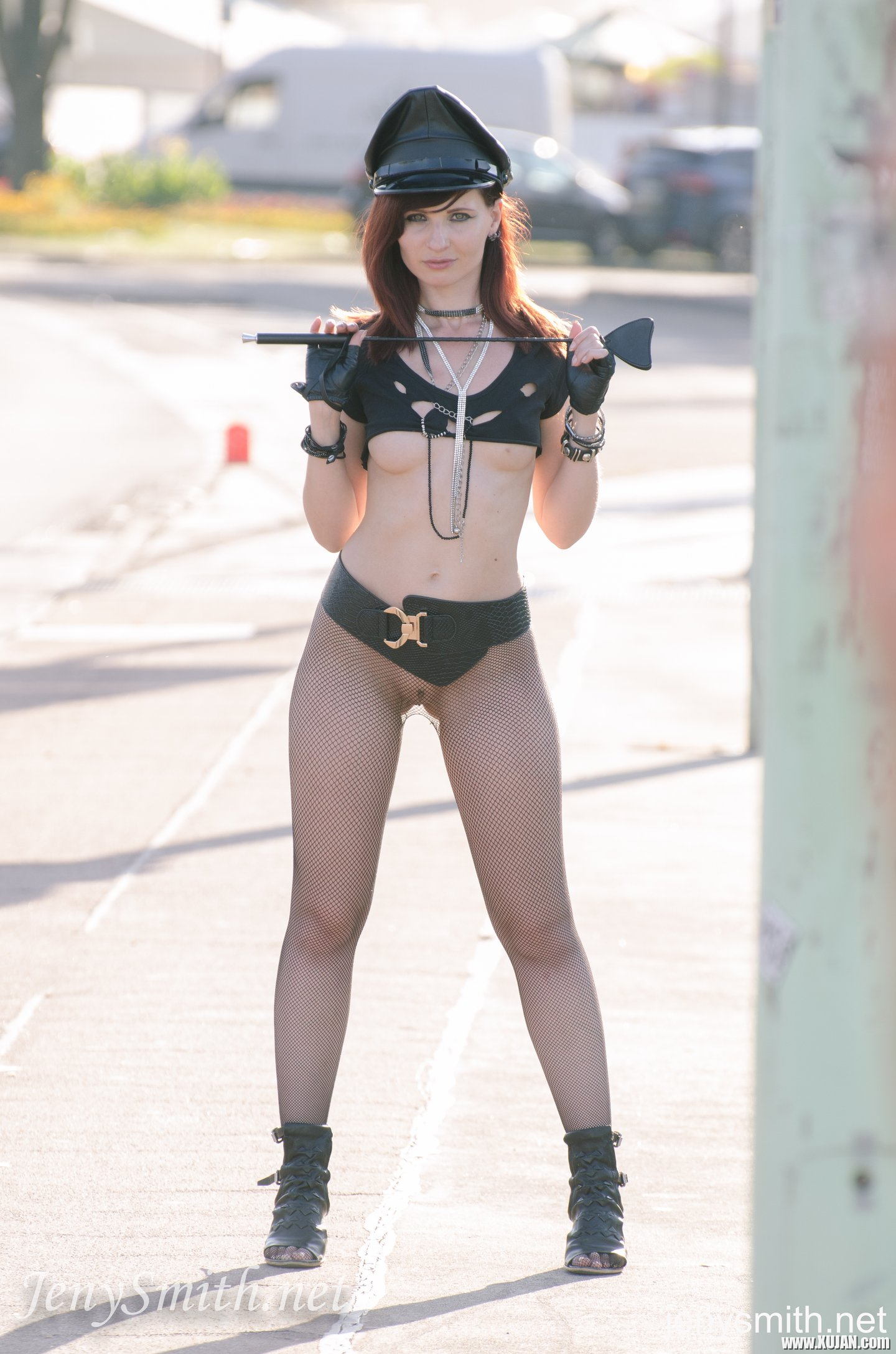 Jeny Smith walks around the Town with her Tits out - Photo #3206371