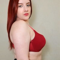 Cute Jessica Sage in Skirt teases glimps of Boobs