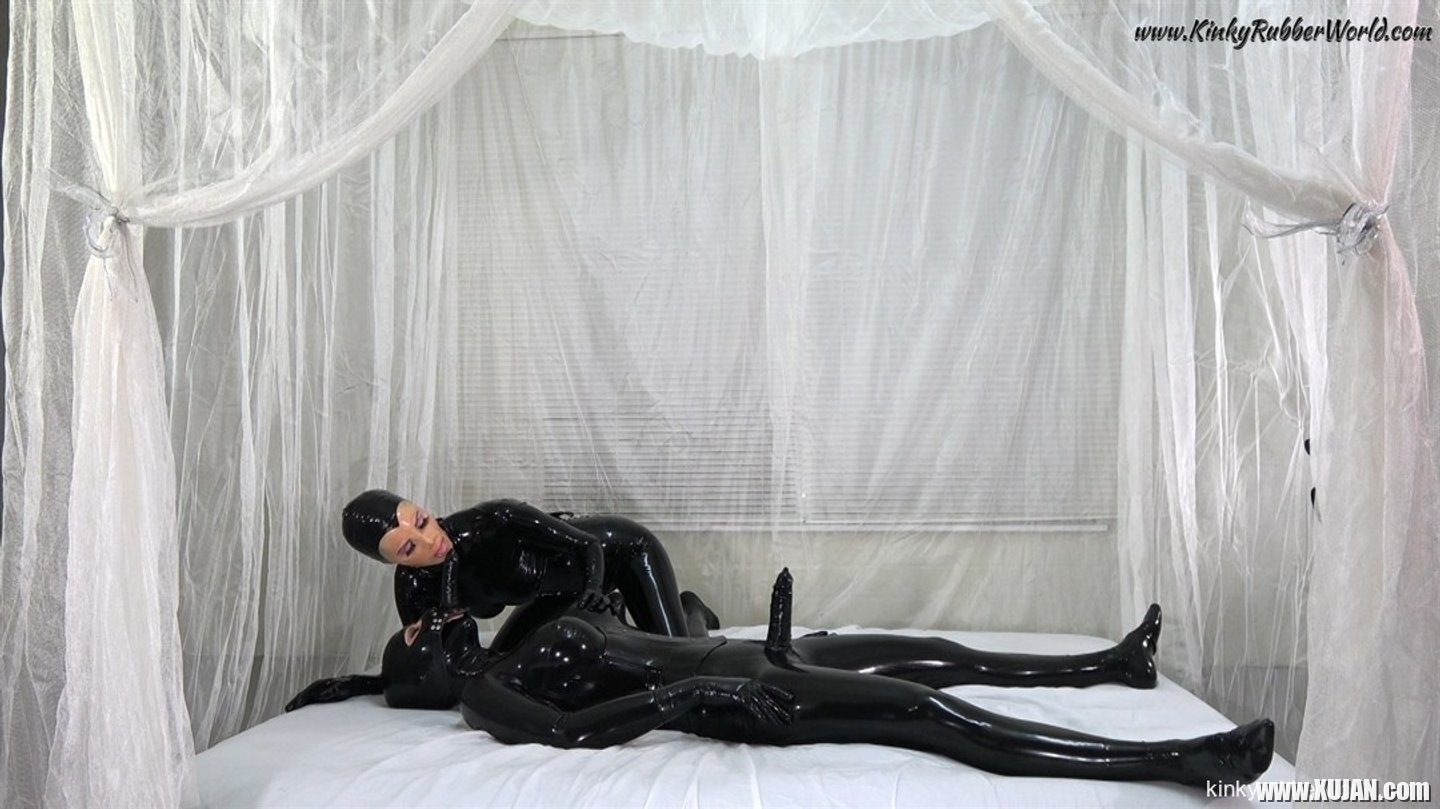 Amazing babe Latex Lara bouncing her pussy on a dildo - Photo #3207743