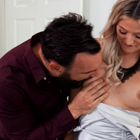 Lusty blonde Harmony Rivers begs for deep shagging