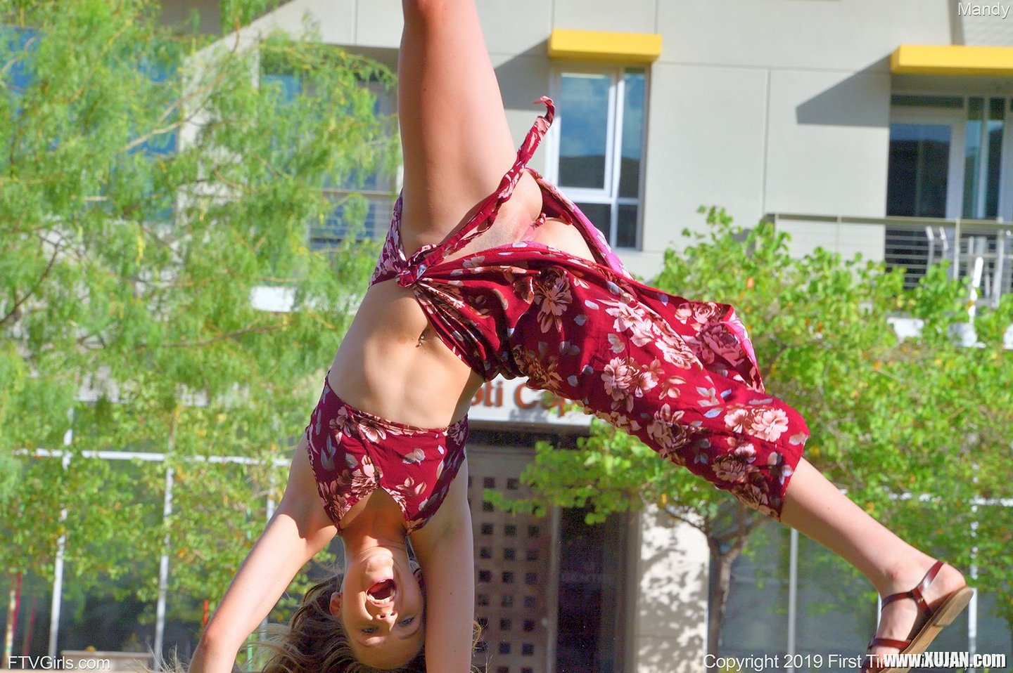 Fit flexible amateur Mandy Summers loves to show her sexy figure outside - Photo #3209071