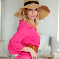 Hot blonde MILF Gigi Dior gets down and dirty with her stepson