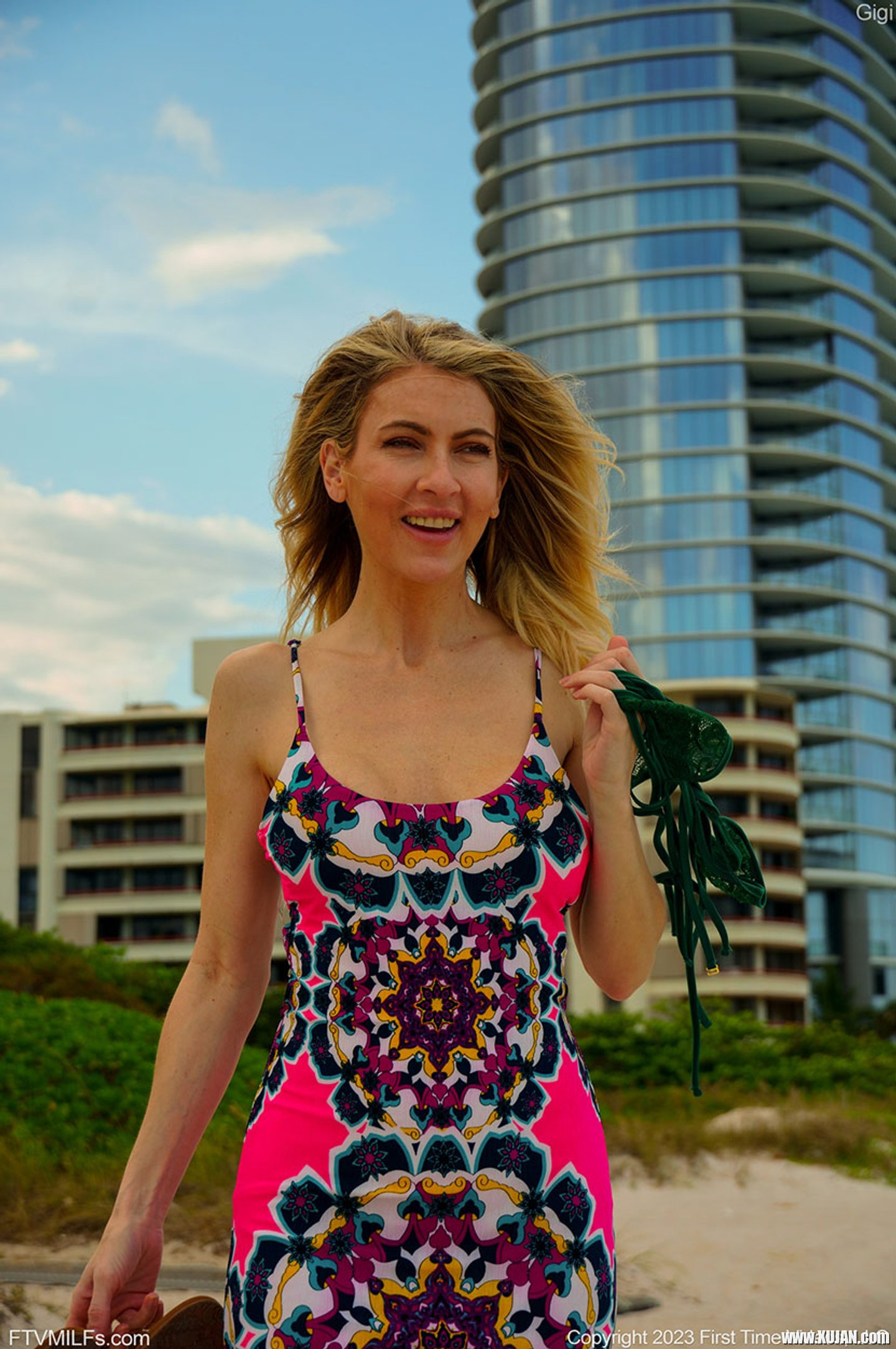 Hot MILF Gigi Dior rips off her green bikini down on the beach - Photo #3213235