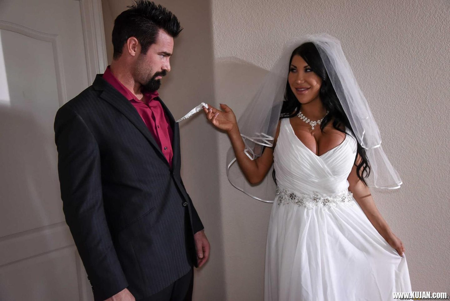 Bride Angelica Taylor gets deepthroated and fucked - Photo #3214578