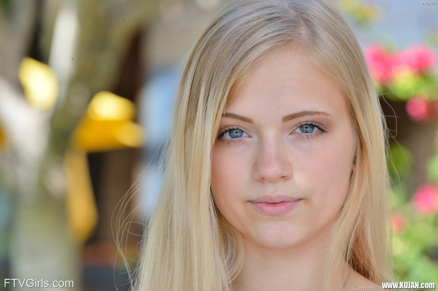 Alex Grey flashing Tits and shaved Pussy in Public - Photo #3216098