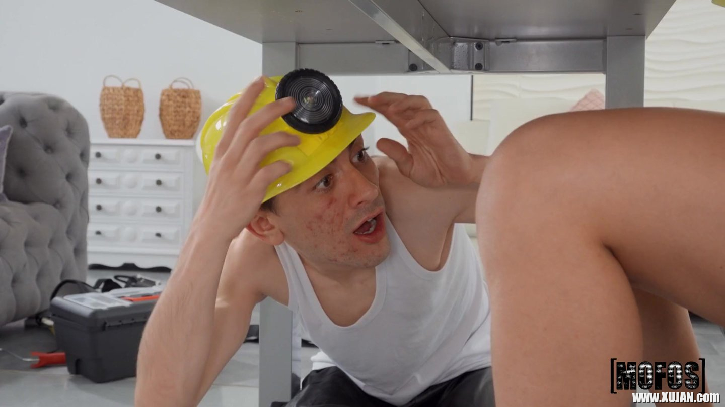 Cock hungry office worker Lily Veroni seduces and fucks handyman - Photo #3220856