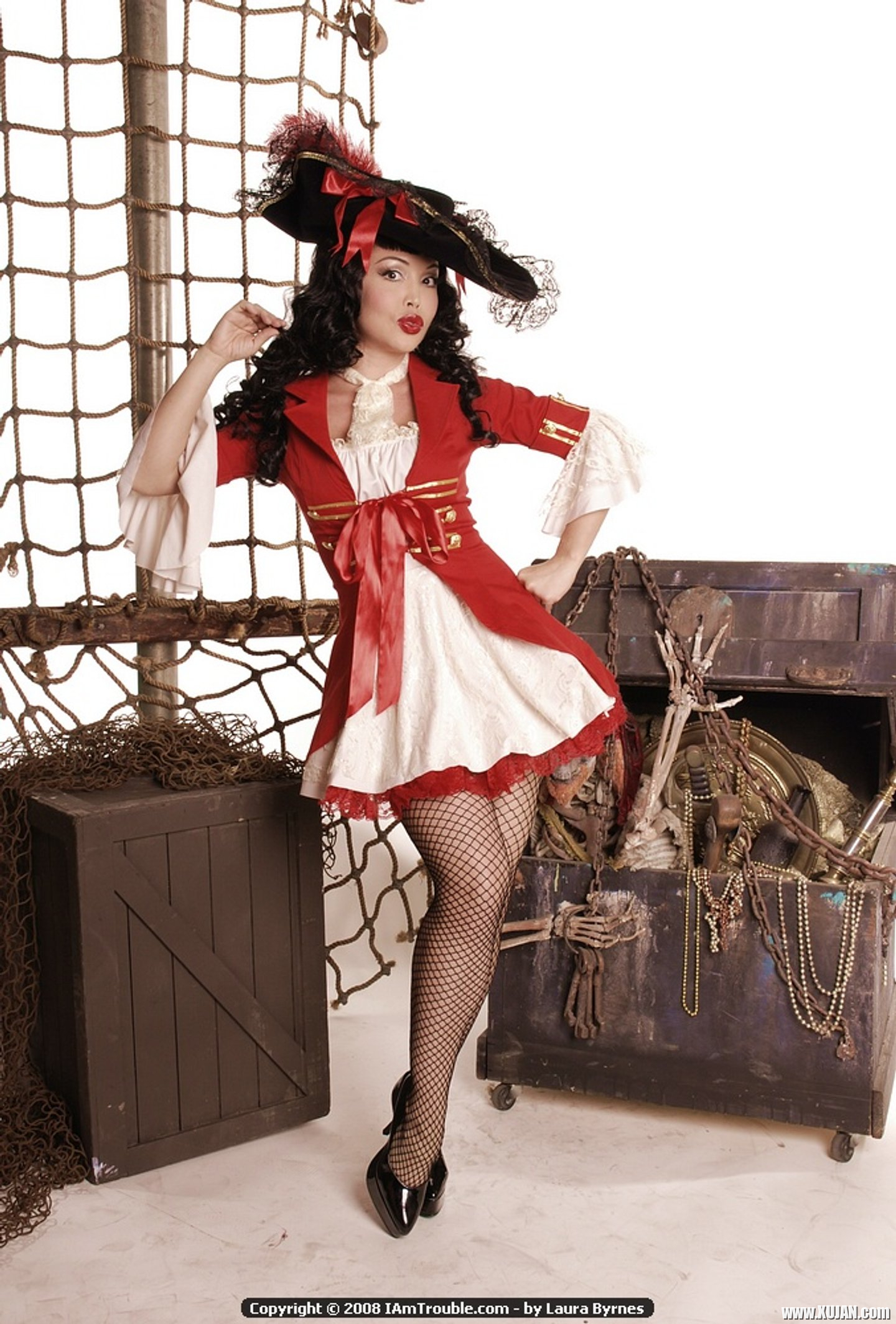 Sexy pirate Masuimi Max shows who rules the Seas - Photo #3221303