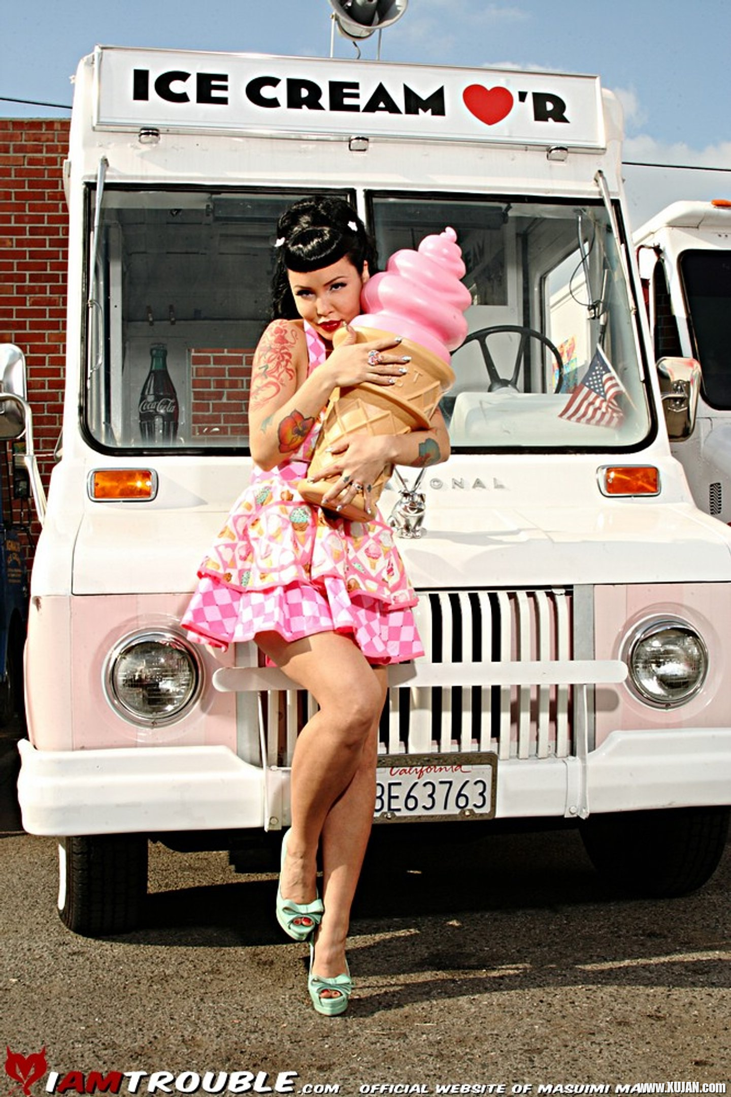 Sexy Pinup Masuimi Max is craving for Icecream - Photo #3221475