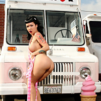 Sexy Pinup Masuimi Max is craving for Icecream