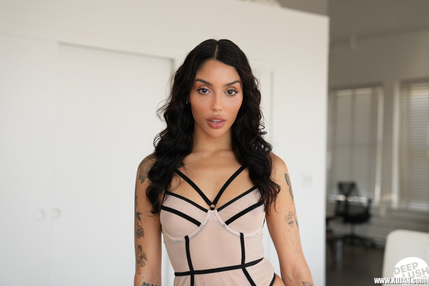Girlfriend Vanessa Sky got a MMF threesome as a surprise - Photo #3228739