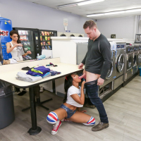 Hot Jenna J Foxx gets screwed on a Laundromat