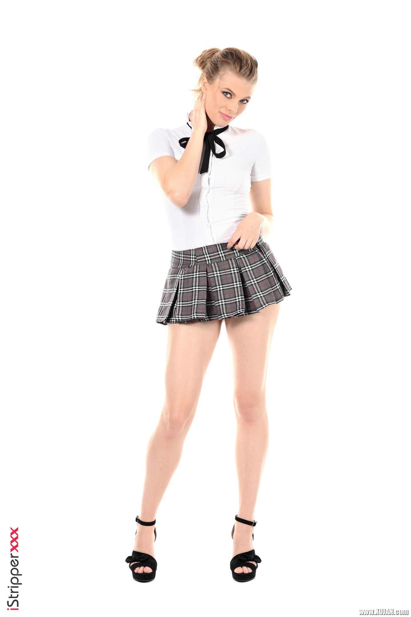 Cute Schoolgirl Sophie Sparks takes off her Skirt - Photo #3243198