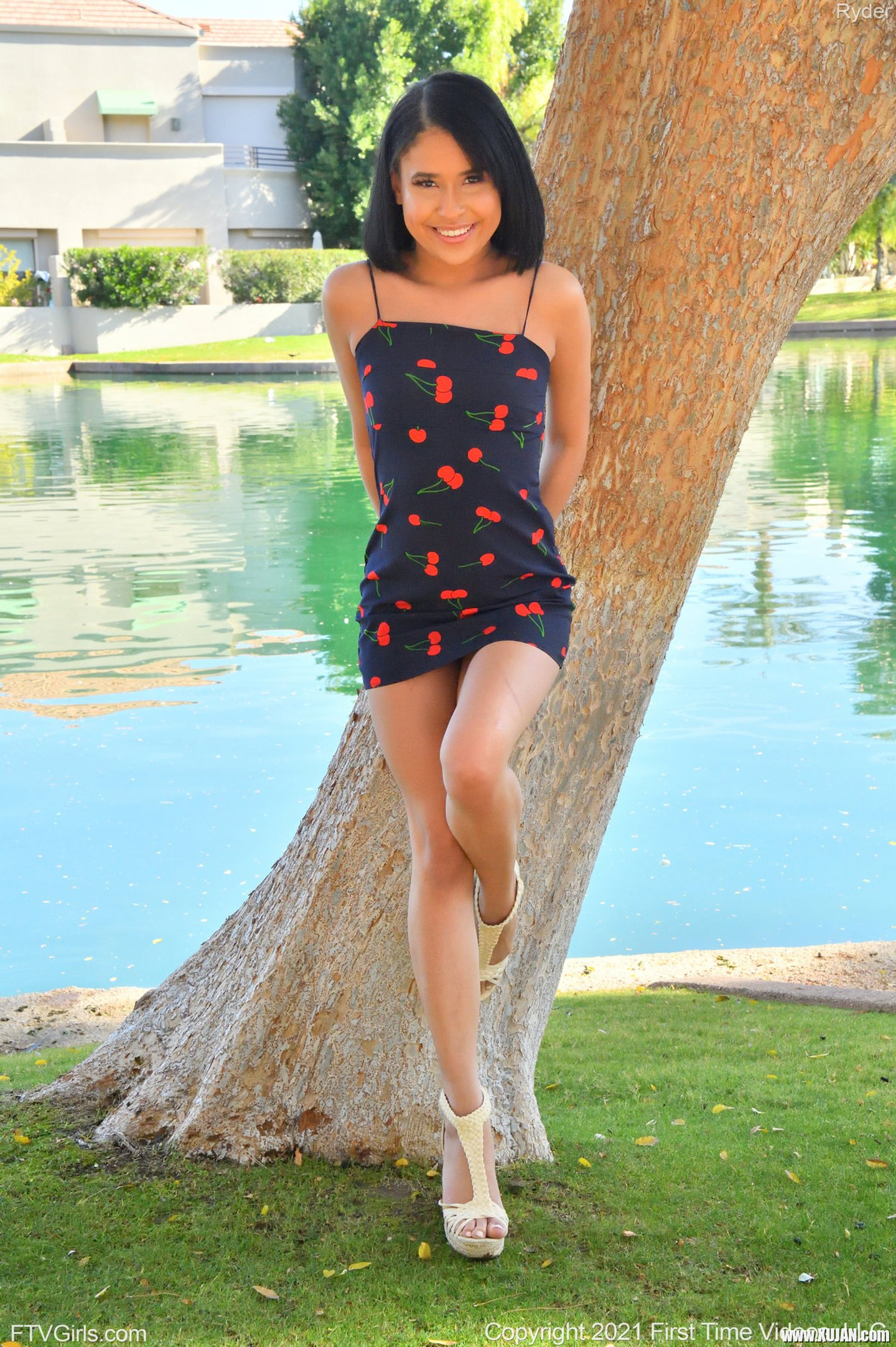 Ryder Rey shows hot twat outside with pretty smile - Photo #3247237