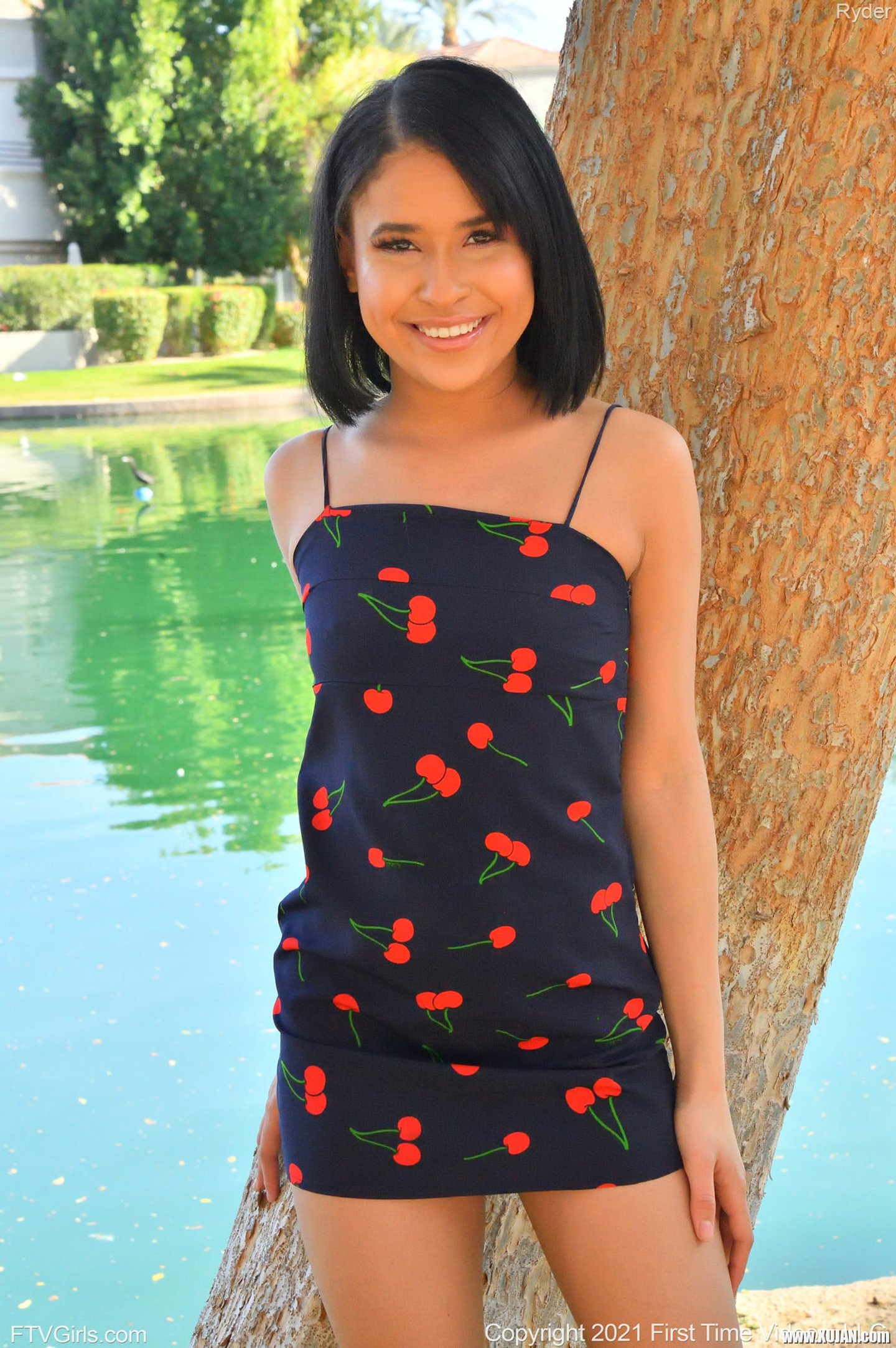 Ryder Rey shows hot twat outside with pretty smile - Photo #3247239
