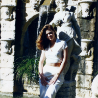 Sexy chick Diane Andrews showing her nice figure outdoors