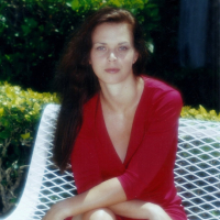 Sexy chick Diane Andrews showing her nice figure outdoors