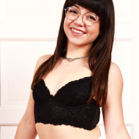 Brunette Mochi Mona with hot ass exposing her trimmed love tube
