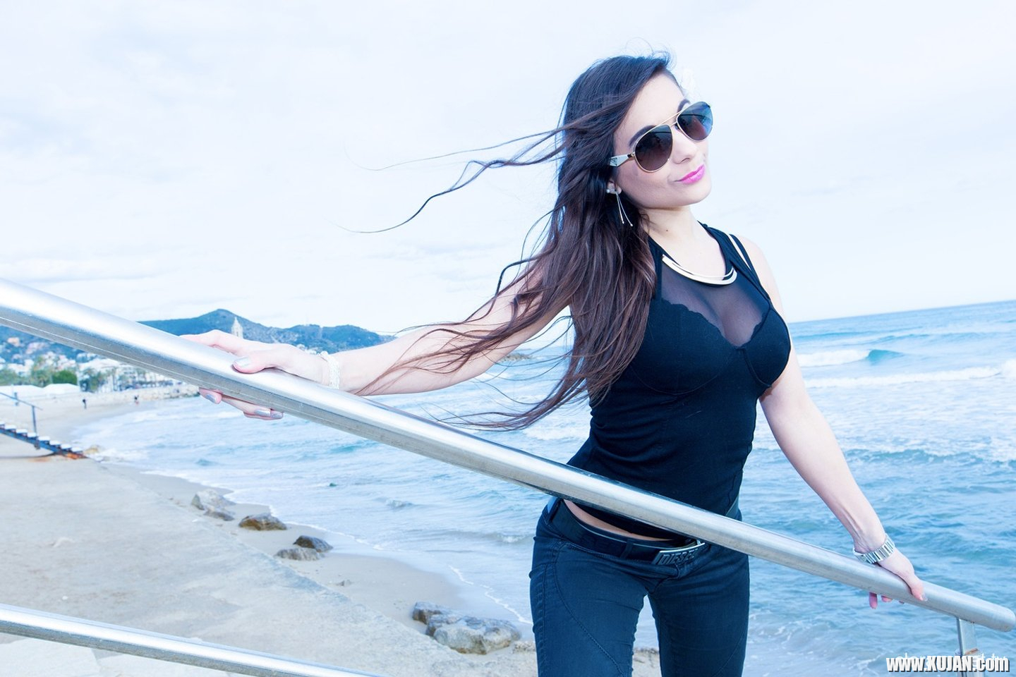 Gorgeous Clara Sweet showing her nice tits in a bra on the beach - Photo #3259123