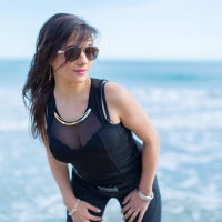 Gorgeous Clara Sweet showing her nice tits in a bra on the beach