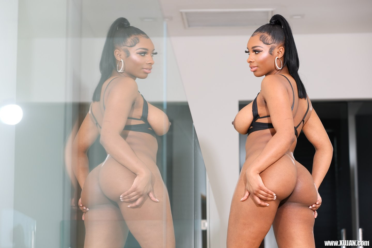 Black hottie Jaymee Green gets her pussy fucked by LexingtonSteele - Photo #3261705