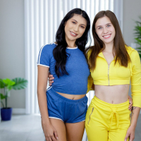 Wild bitches Kourtney Rae and Penelope Woods in FFMM 4some orgy