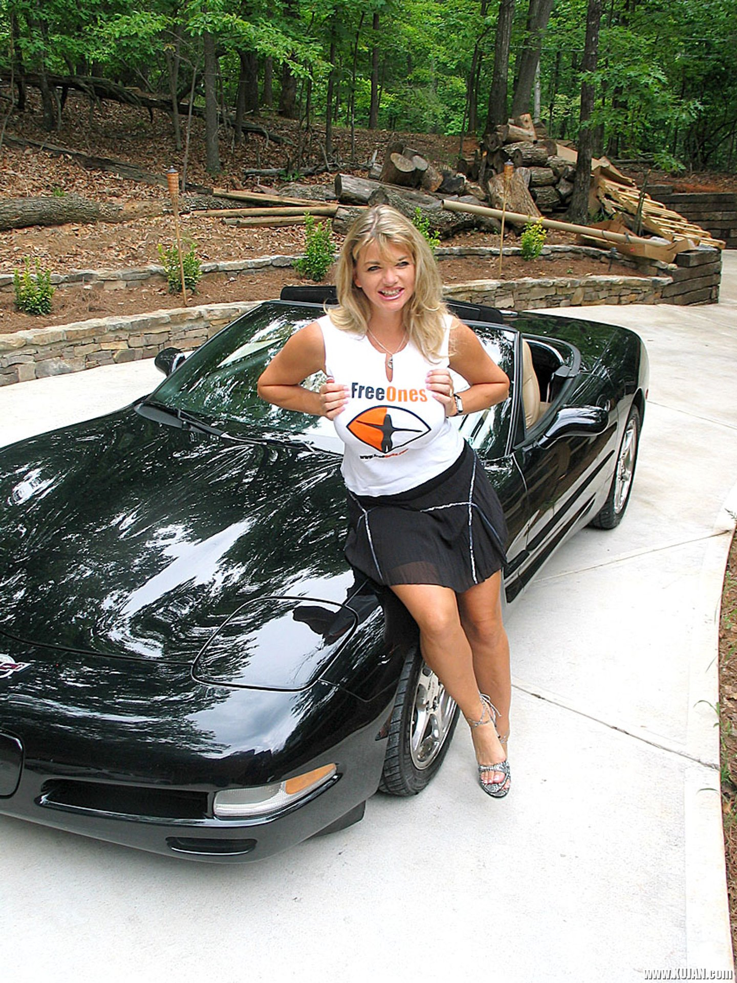 Vicky Vette in a FreeOnes Tshirt posing - Photo #3264595