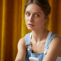 Beautiful Amelie Lou strips off her shirts during her painting session