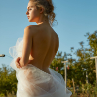 Gorgeous Amelie Lou looking perfect during naked photoshoot