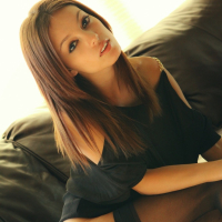 Taylor Ashley in Stockings spreading her Coochie
