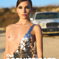 Gorgeous model AniKim Jones looking fab even when naked