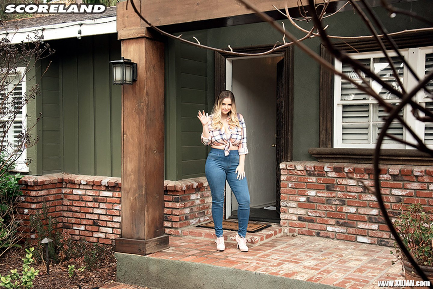 Codi Vore cheats Boyfriend with shady new Neighbor - Photo #3273290