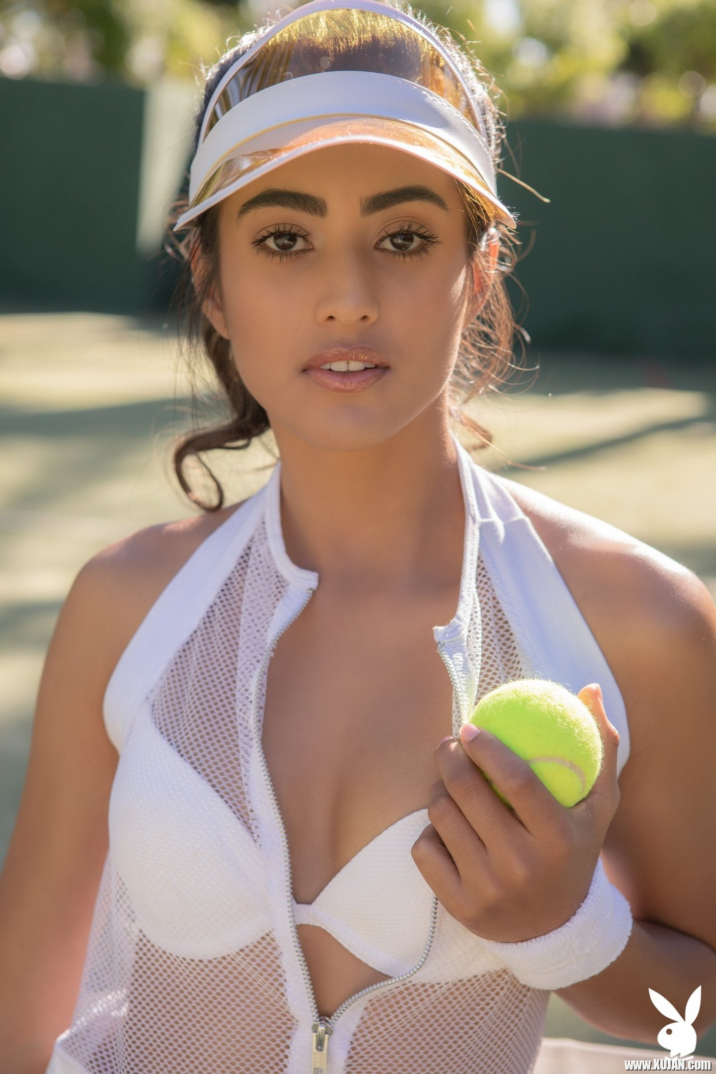Katherinne Sofia taking some swings on Court 3 - Photo #3276341