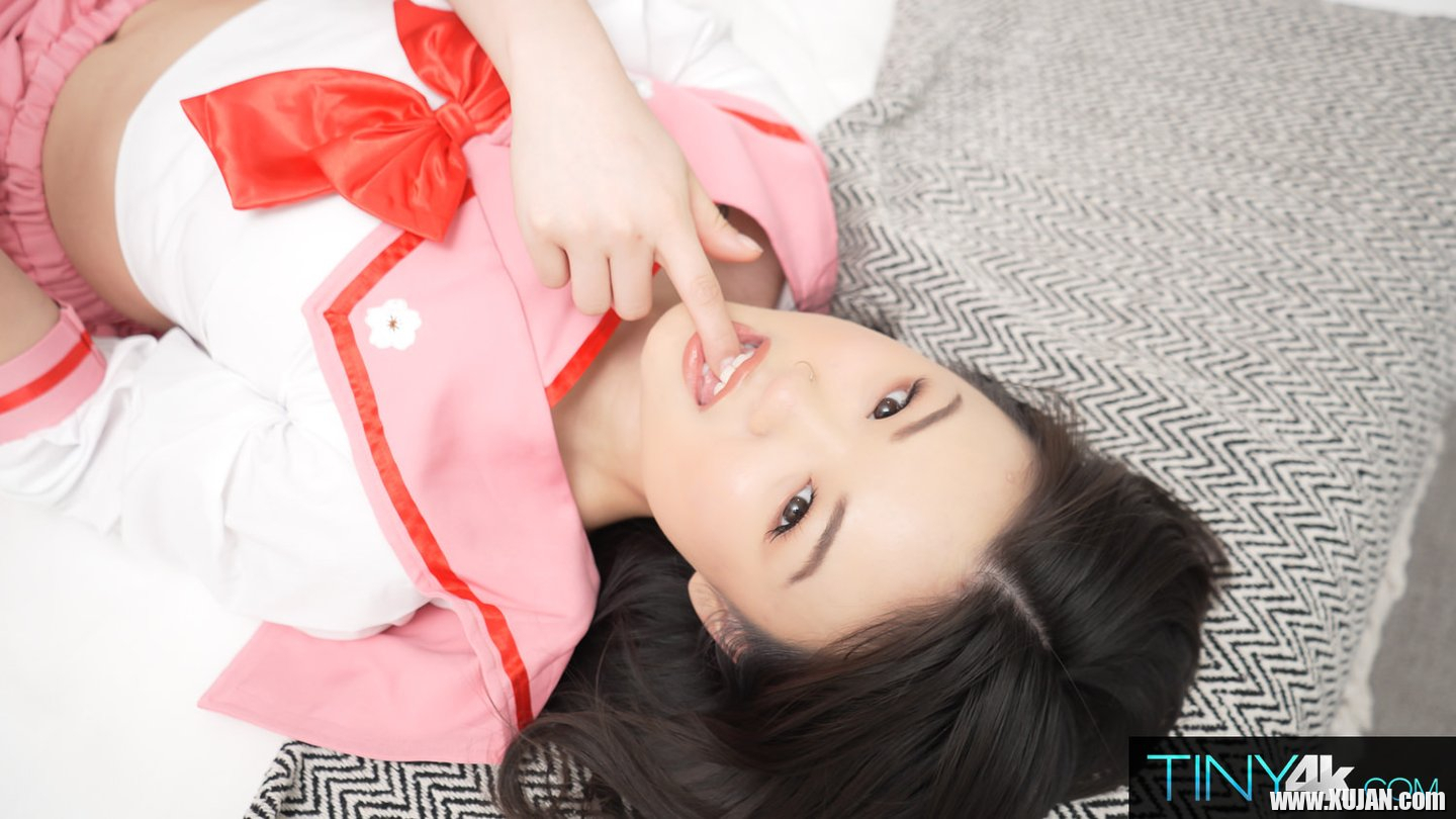 Asian girl Lulu Chu loves having sex with her white boyfriend - Photo #3276563