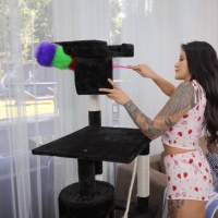 Reina Ryder scissoring with hot Electra Rayne