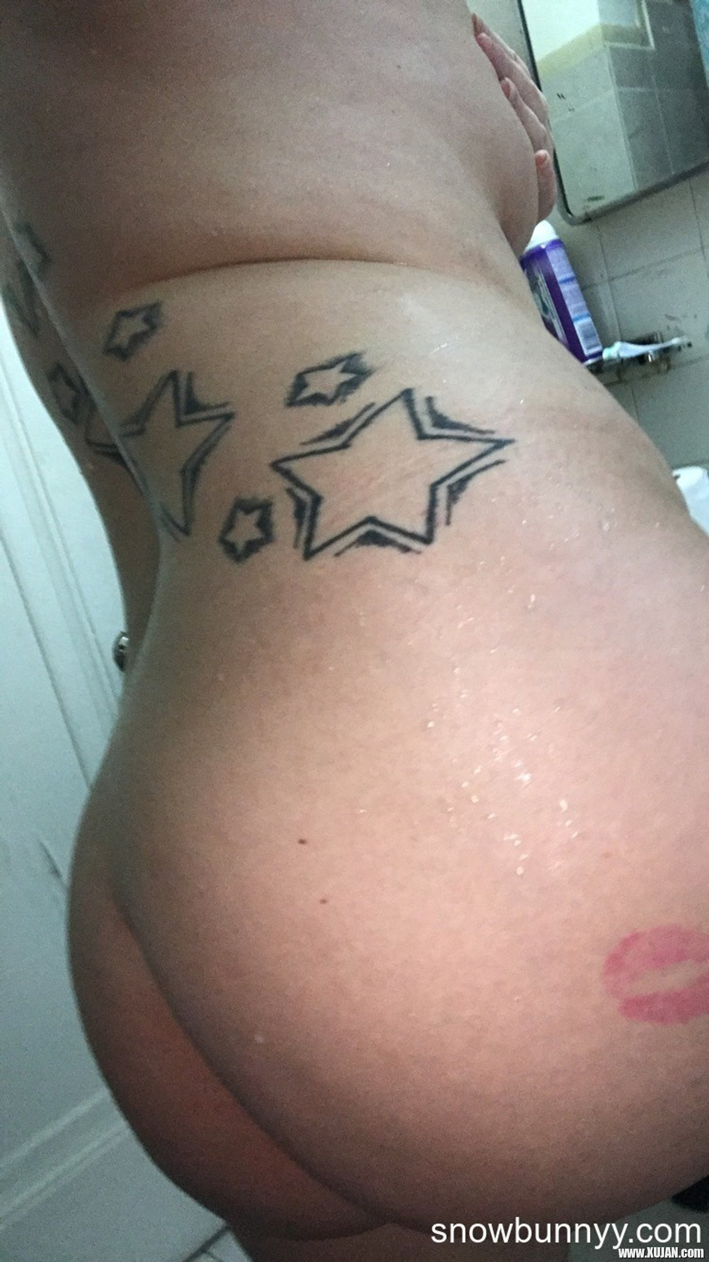 Hot SnowBunnyy loves teasing with her sexy curves - Photo #3283678