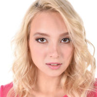 Slim blonde chick Lily Vei revealing her superb naked body