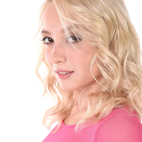 Slim blonde chick Lily Vei revealing her superb naked body
