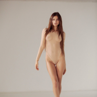 Petite Ilvy Kokomo showing off Her great Tushy
