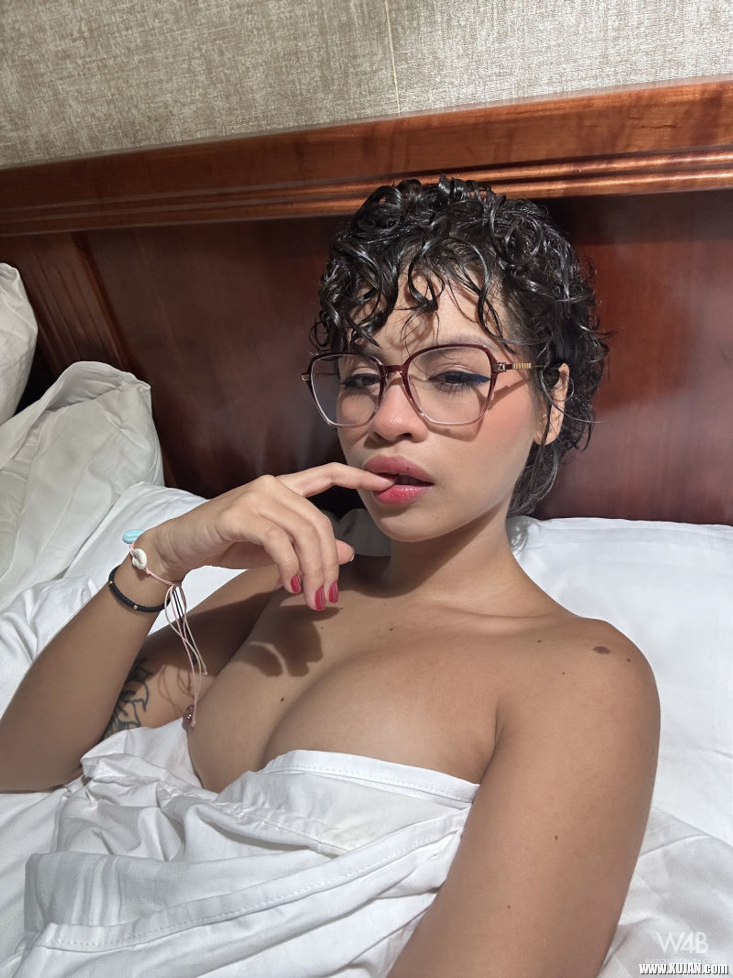 Gorgeous Lilith Baph with hot ass and natural tits having fun on the bed - Photo #3285151