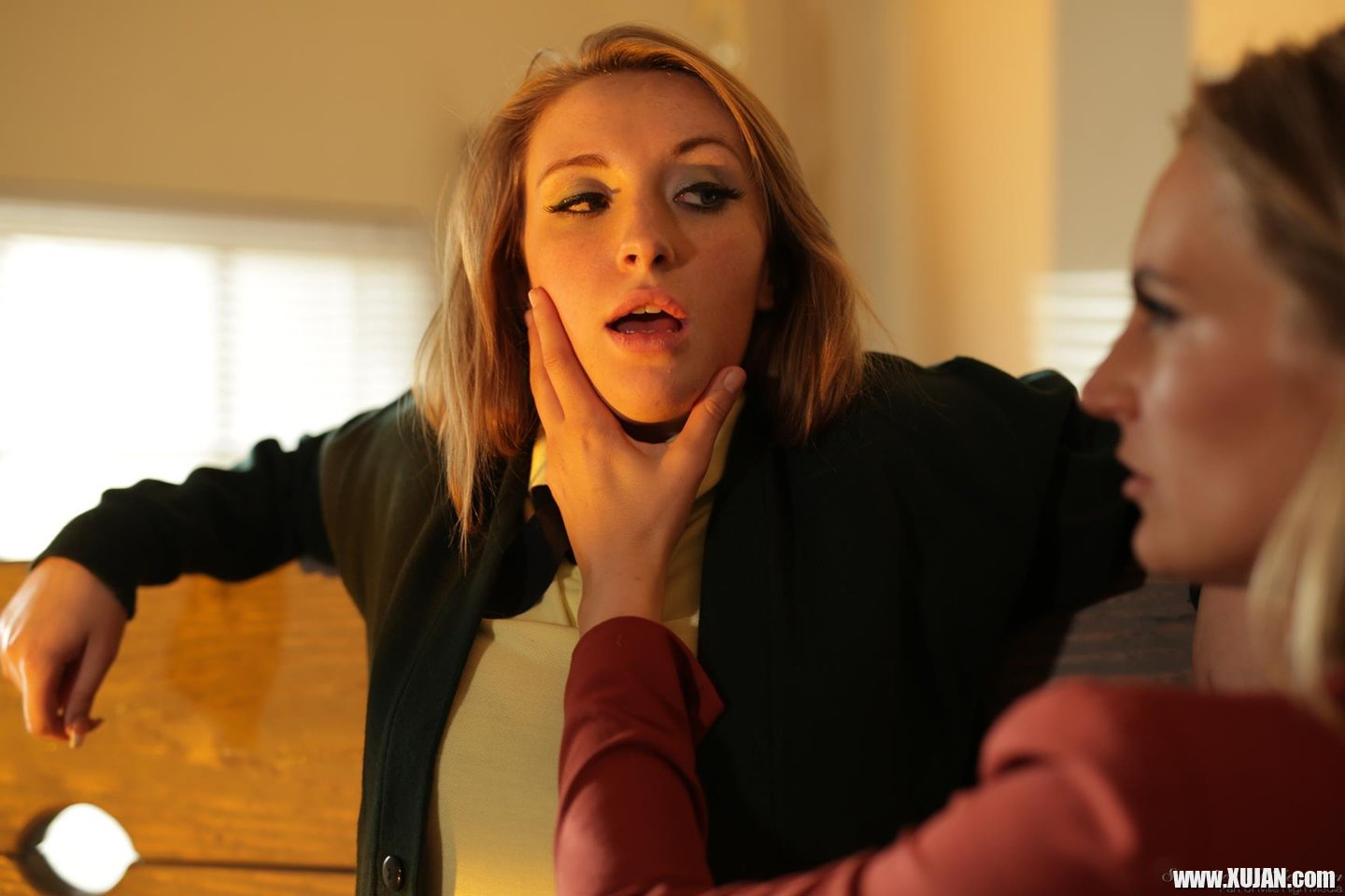 Mona Wales gets licked by her naughty Friend - Photo #3285294