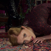 Mona Wales has some kinky Fun with a horny Blonde