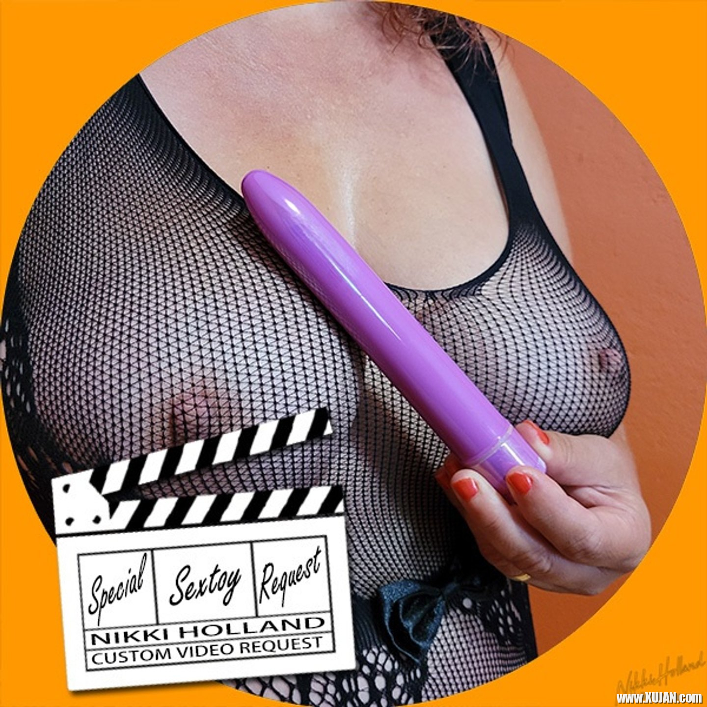 Horny Nikki Holland shows off her collection of sex toys - Photo #3286916