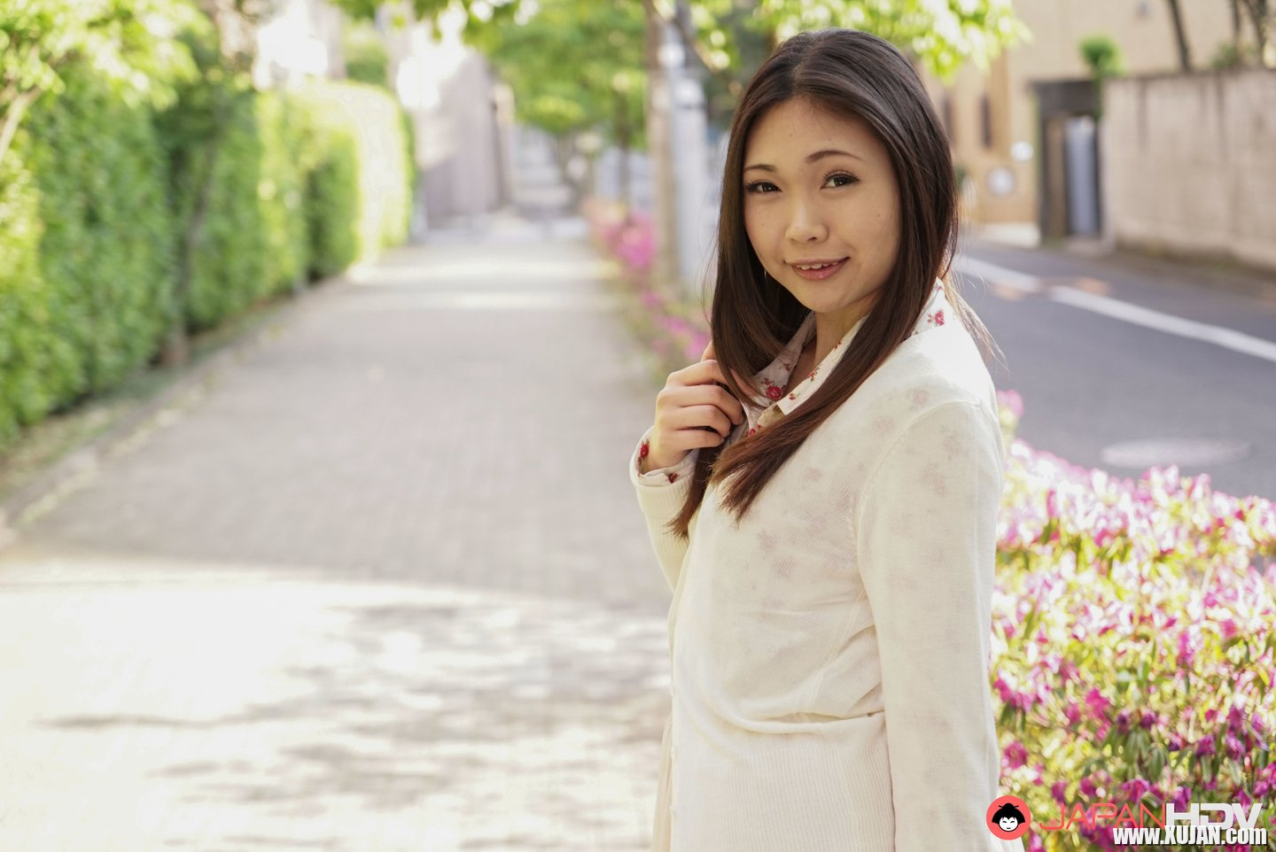 Naughty asian doll Mahiro Yozora stripping outdoors - Photo #3288440